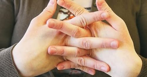 আঙুল ফোটালে কি হাড়ের কোন ক্ষতি হয়?